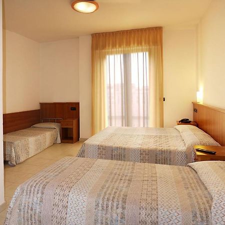 Hotel Alla Rotonda Lido di Jesolo Dış mekan fotoğraf