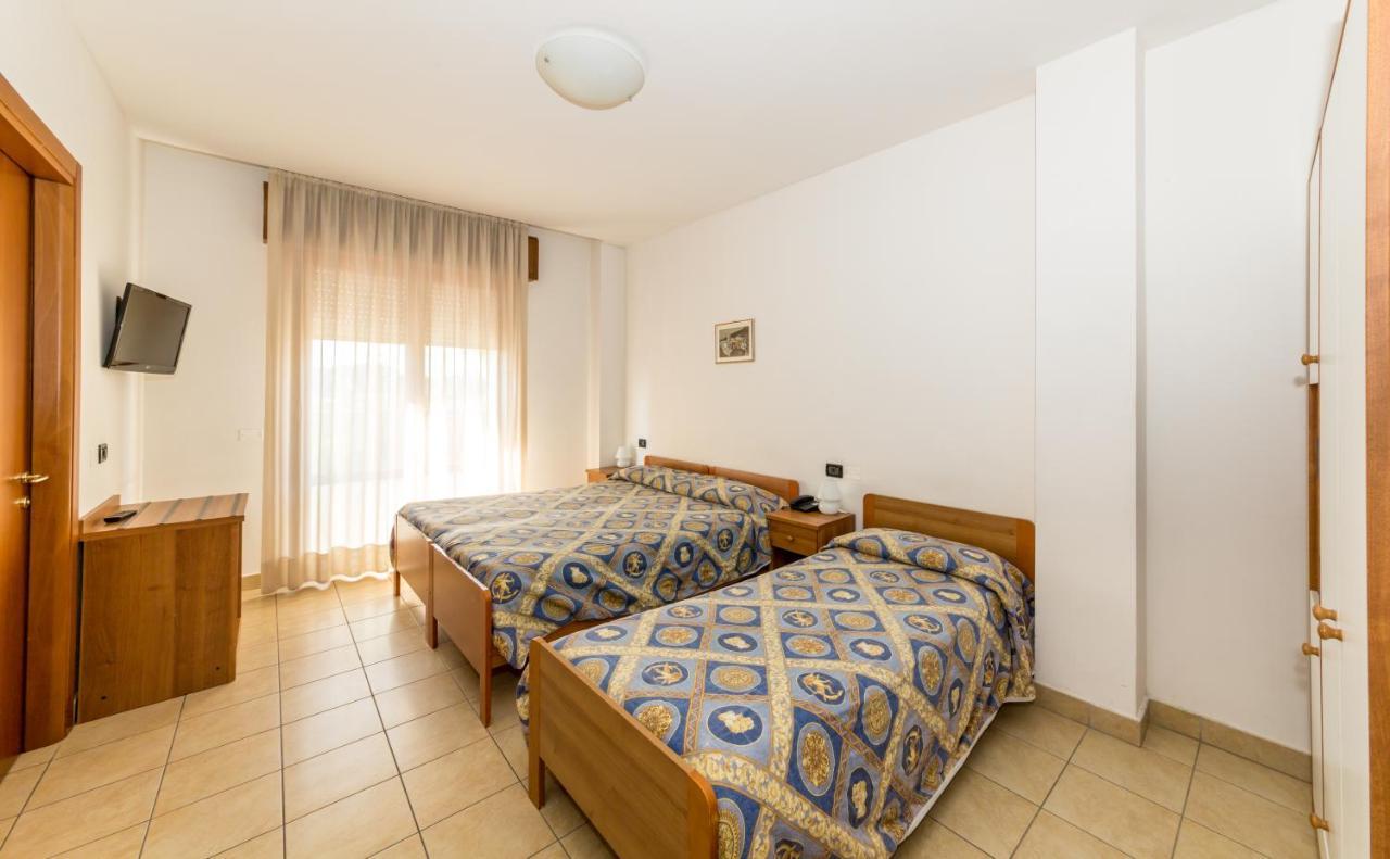 Hotel Alla Rotonda Lido di Jesolo Dış mekan fotoğraf