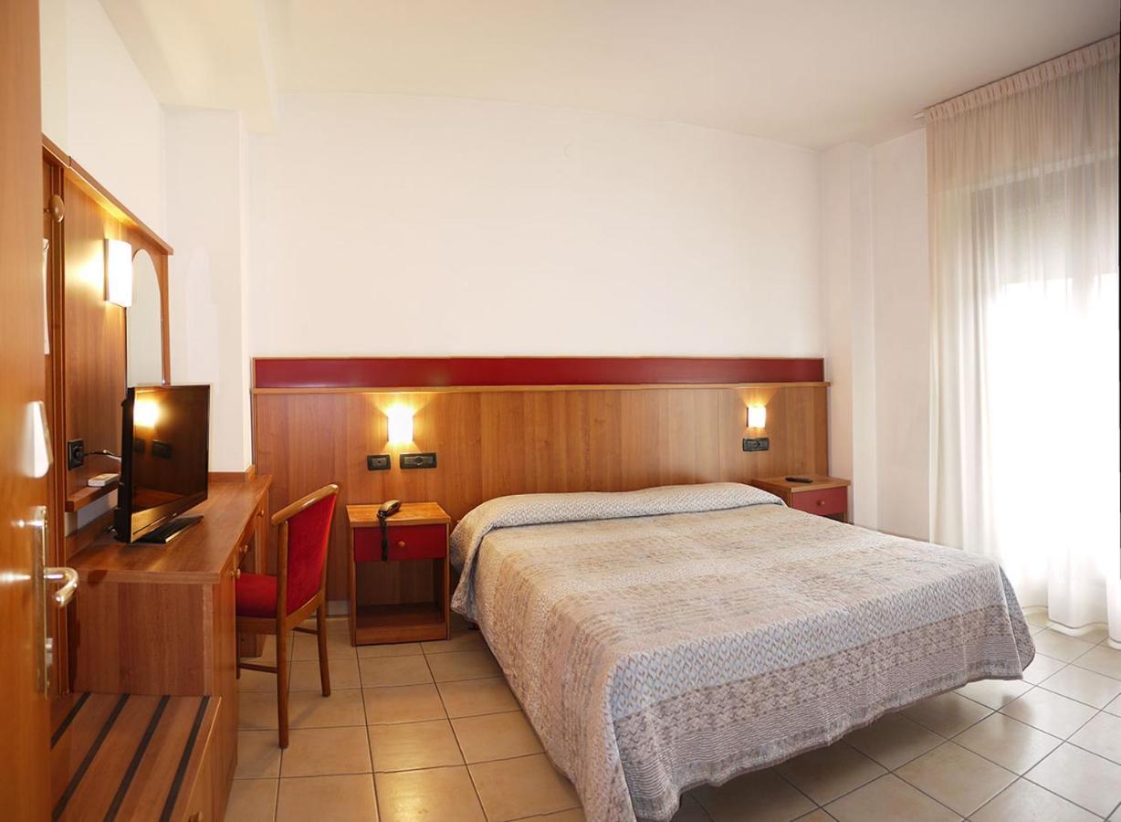 Hotel Alla Rotonda Lido di Jesolo Dış mekan fotoğraf