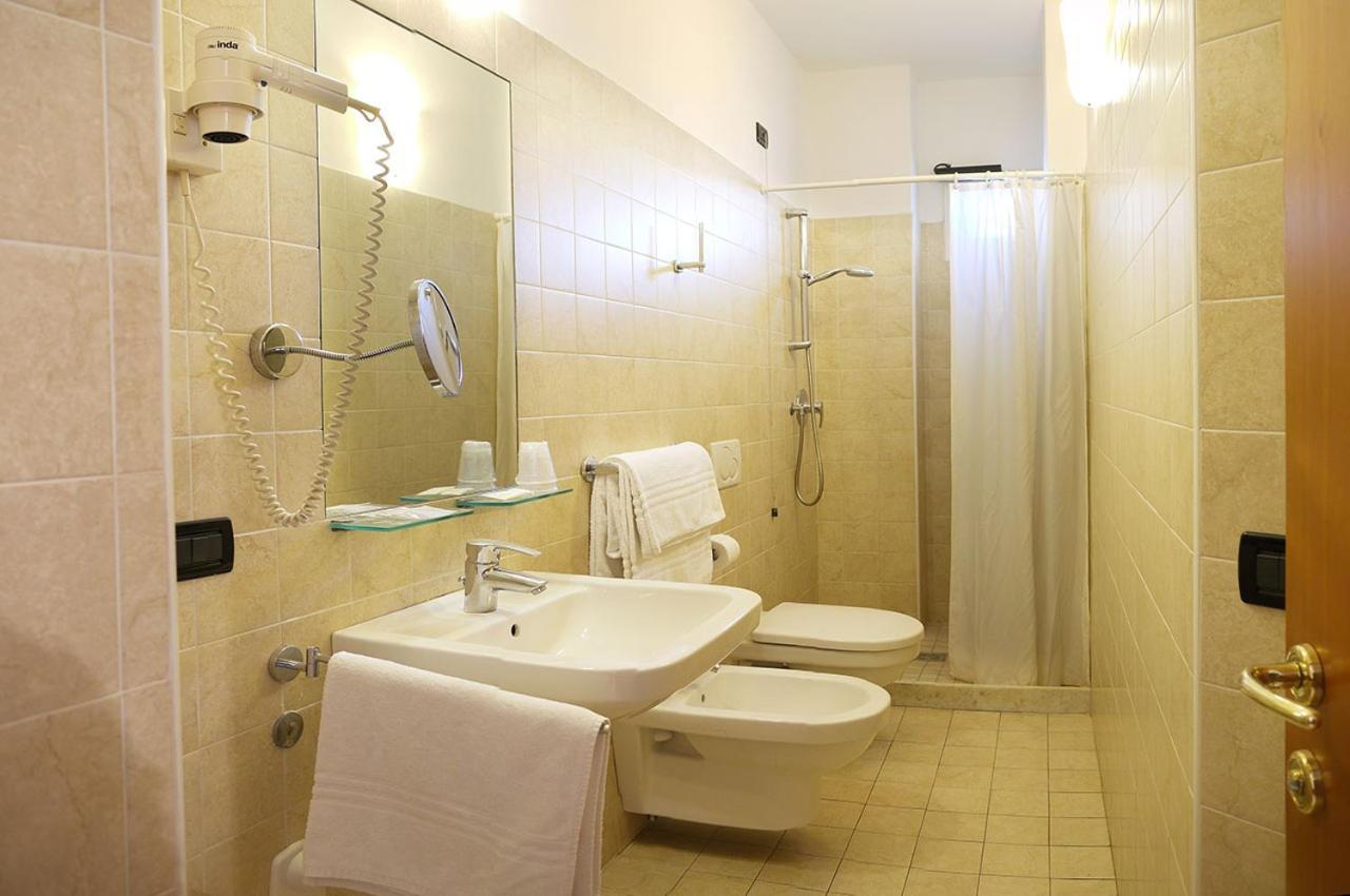 Hotel Alla Rotonda Lido di Jesolo Dış mekan fotoğraf