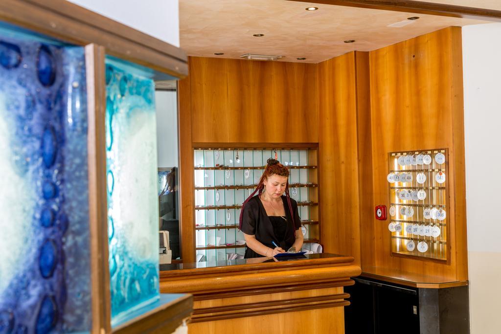 Hotel Alla Rotonda Lido di Jesolo Dış mekan fotoğraf